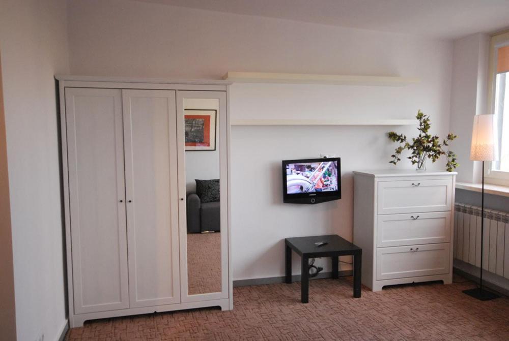 Apartment4You - Solidarnosci Варшава Номер фото